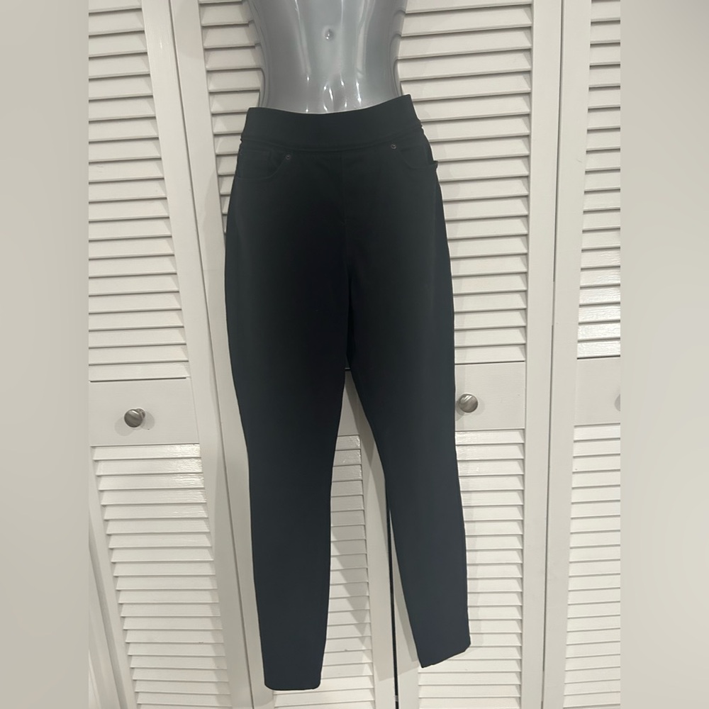 Levi’s shaping super skinny pull on jeans- black- size 10
